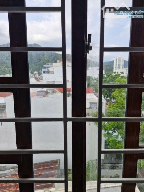 Gia đình cần bán khách sạn gần biển Nha Trang giá rẻ hơn xung quanh nhiều! - 7