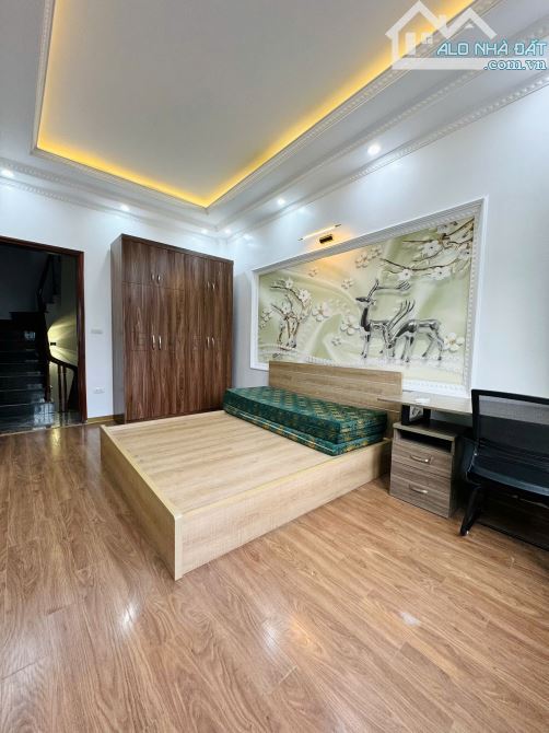 🏡 Nhà Đẹp Phố Trạm – 30m² – 5 tầng – Mặt tiền 3,32m nở hậu 3,56m – Chỉ 7,3 Tỷ  🚗 Ngõ ô t - 7