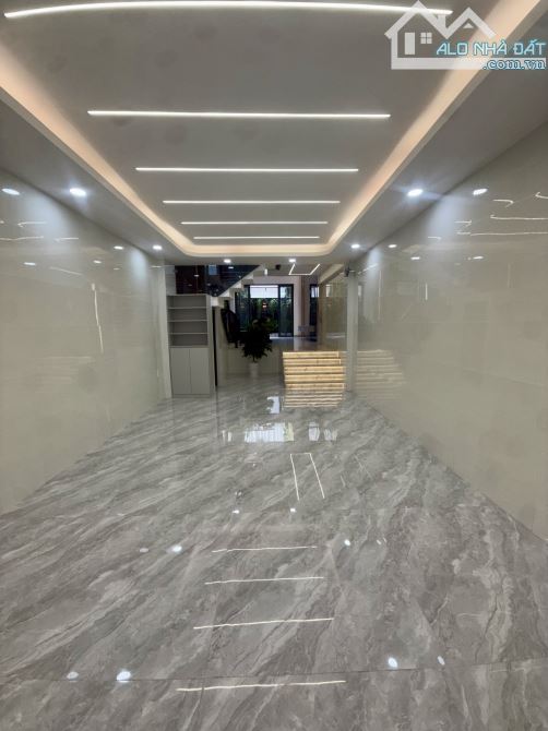 SIÊU PHẨM BÌNH TÂN- DT 4 DÀI 19 x 5 TẦNG FULL NỘI THẤT XỊN SÒ- KHU DÂN TRÍ CAO- 7,88TỈ - 7