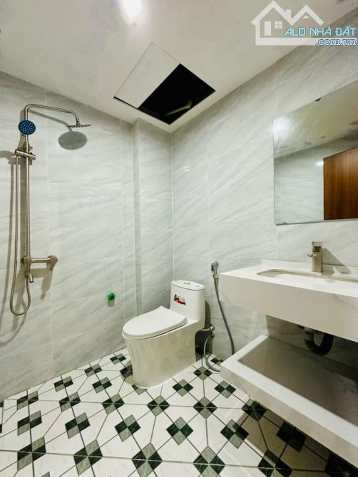 Nhà Long Biên - Phố Cổ Linh - Ô Tô Đỗ - 8,8 Tỷ - 7