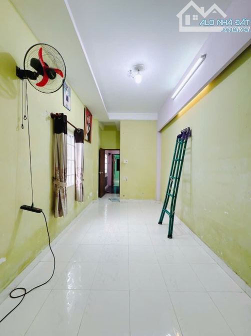 SÁT MẶT TIỀN Q4 TÔN ĐẢN  NGANG 3 DÀI 16 M  ĐÚC 4 TẤM  có 5 tỏi - 7