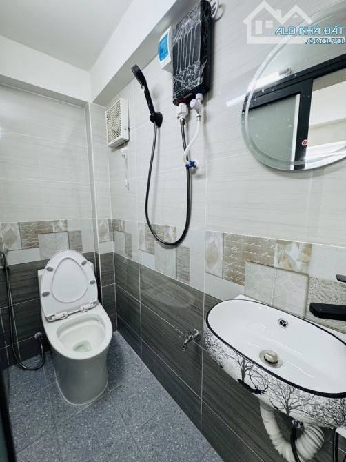 NHÀ 4 TẦNG, 3 PN, 3 WC - HẺM TRƯỚC NHÀ 5M - TẶNG FULL NỘI THẤT - THÍCH QUẢNG ĐỨC - 8