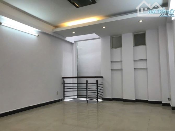 Cho thuê nhà Phan Văn Trị đối diện Emart, hẻm xe tải sau lưng căn MT. - 8