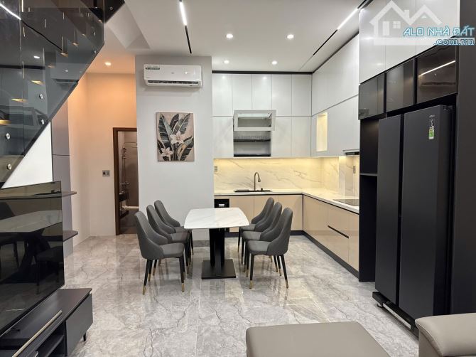 Nhà mới MT Nguyễn Chích - 3T 3PN đủ NT, ngay ngã giao Lý Thái Tông - 8
