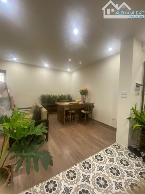 Bán tập thể lô góc Tầng 3 phố Hoàng Ngọc Phách, sổ 40m2 sử dụng 100m2 - 8