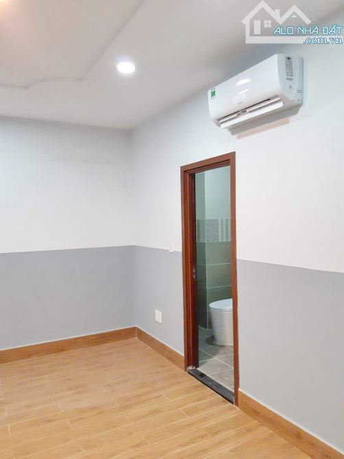 Bán CHDV 2 lầu gần mặt tiền đường Dương Bá Trạc P.2 Quận 8 - 8