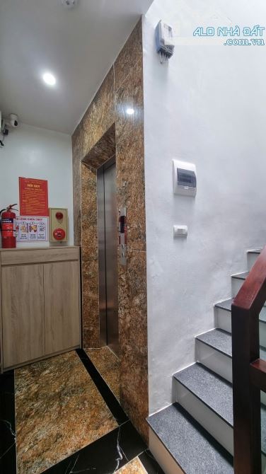 7 tầng thang máy, xây mới lô góc ngõ 77 Bùi Xương Trạch,5 căn hộ full nội thất.Giá 11.8 tỷ - 8