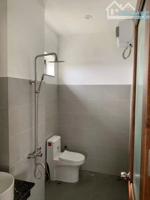 HIẾM _ BÁN TÒA CĂN HỘ 6 TẦNG  NGAY SÁT TRƯỜNG ĐẠI HỌC FPT _ 105 M² [ N 6M ] - GIÁ 10.5 TỶ - 8