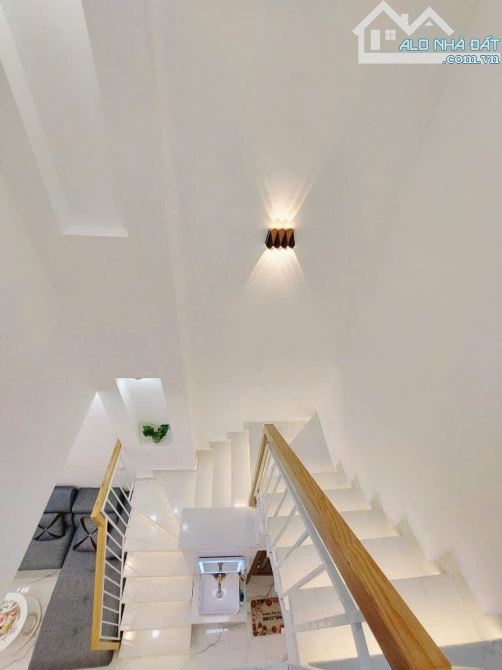 XE HƠI VÀO NHÀ - NHÀ LUNG LINH, 3PN GỒM 1PN TRỆT- SỔ VUÔNG - 45M2 - NHỈNH 5 TỶ - 8