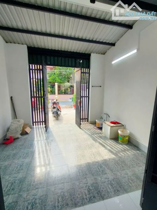 Bán nhà 97m2 hẻm xe hơi đường Nguyễn Văn Tăng gần Vinhomes Q.9. Giá 4.9 tỷ - 8