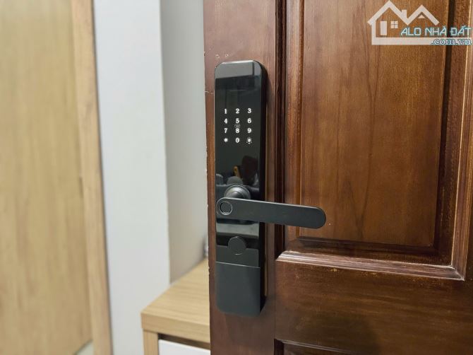 CĂN HỘ TÁCH BẾP FULL NỘI THẤT BAN CÔNG CỰC XINH NGAY VỊ TRÍ QUẬN 1 - 9