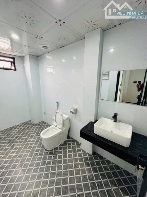 🏡 BÁN NHÀ KIẾN HƯNG – VIEW HỒ CÔNG VIÊN – 40M² x 5 TẦNG THANG MÁY – NHỈNH 7 TỶ - 9