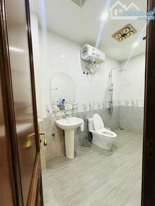 Ms Linh-Bán nhà 5 tầng đã hoàn thiện có thang máy tại Hoàng Huy Riverside Hồng Bàng - 9