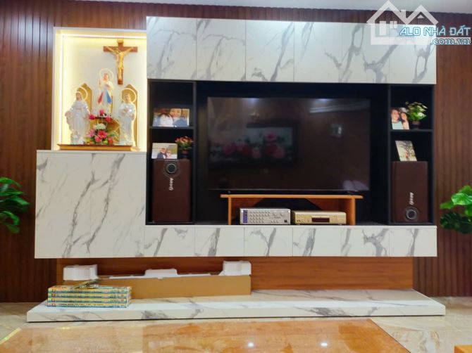 Nhà bán: đường Huỳnh văn một, Q Tân Phú, DTSD 75m2, 5 tầng , giá bán 15 tỷ - 9