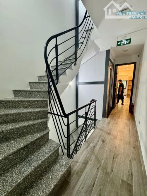 Bán CCMN Nguyễn Trãi, Sát vách Đại Học Khoa Học Tự Nhiên, 60m2x6T, Giá 18.8 tỷ, 10p KK - 9