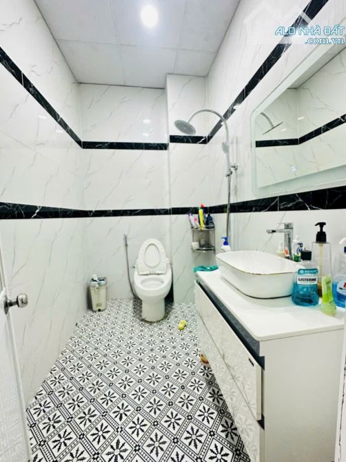 Bán nhà mặt tiền hẻm Dương Cát Lợi, Nhà Bè, Dt  4 x15m, 3 lầu. Giá 6,79 tỷ - 9