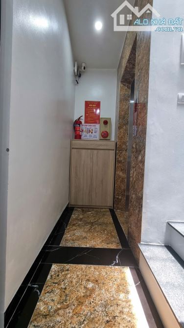 7 tầng thang máy, xây mới lô góc ngõ 77 Bùi Xương Trạch,5 căn hộ full nội thất.Giá 11.8 tỷ - 9
