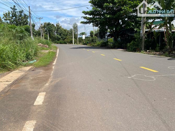 bán lô đất có sẵn nhà cấp 4,có săn 100m2 thổ cư vơi 1113m2 chỉ vơi giá 1,3 tỷ - 9