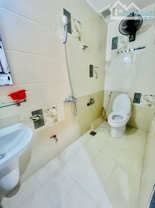Mặt ngõ ô tô tránh 44/47m. 3,6mt.4 tầng.15tỷ8. Quoan thổ -Tôn Đức Thắng - 9