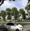 Ô tô đỗ cửa đường Nguyễn Chánh , Hoà Minh, Liên chiểu 4.x đi