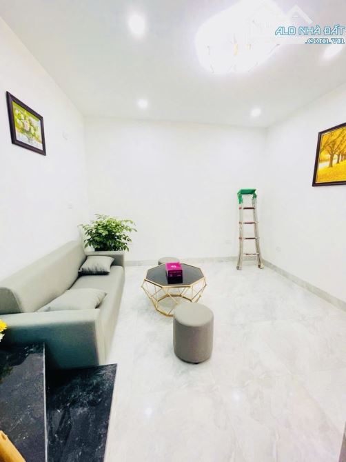 Bán nhà tập thể phố ngô thị nhậm tt hai bà trưng gần hồ gươm phố đi bộ ô tô đỗ cầu thang