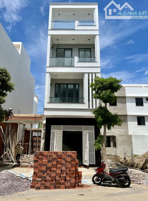 BÁN NHÀ 3.5 TẦNG VỪA MỚI HOÀN THIỆN TẠI KHU ĐÔ THỊ CHỢ GÓC - KỀ ĐẠI PHÚ GIA !