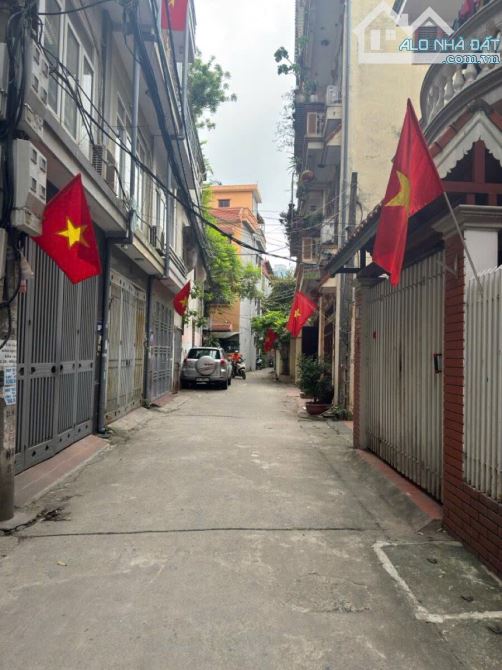 SIÊU PHẨM- PHÂN LÔ BÀN CỜ- Ô TÔ CHẠY VÒNG QUANH- VỈA HÈ- KINH DOANH- TIỆN ÍCH ĐỈNH.