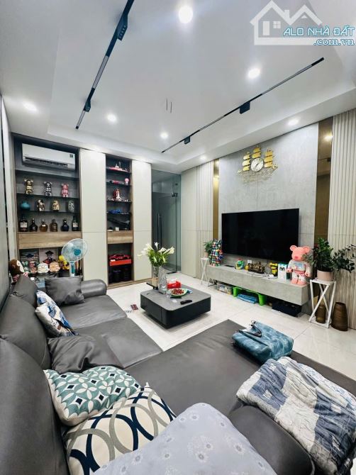 Bán Nhà Trần Phú Văn Quán Hà Đông - Gần Ga Tàu Điện , Gần Mặt Đường Đi Lại Thuận Tiện