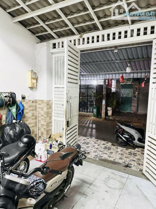 NHÀ  HẺM NHỰA 6M – - 135 M2 - 3 TẦNG  - 4 PN - NGUYỄN ẢNH THỦ  -  QUẬN 12 –  CHỈ 7,6 TỶ TL