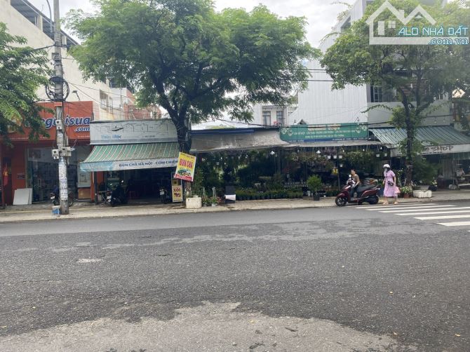 Cần bán 2 lô liền kề MT Lê Thanh Nghị( 2MT Trước sau), 230m ngang 10m đối diện chợ