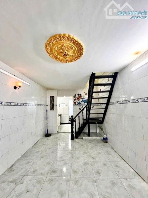 BÁN NHÀ 2 TẦNG – 26m² (3.2x8) – LÊ ĐÌNH CẨN - SÁT KHU VIP TÊN LỬA – CHỈ 990 TRIỆU