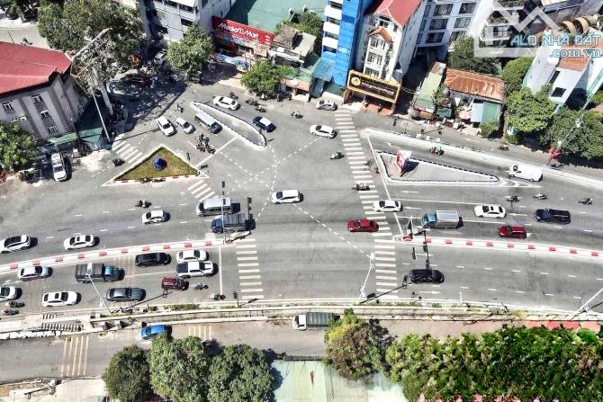 Chính chủ cần bàn nhà Phân lô - Tây Hồ. Ô tô TRÁNH - Mặt tiền QUYỀN LỰC. Giá 35 tỷ.