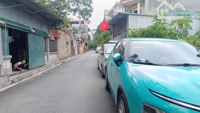 BÁN NHÀ 3 TẦNG ĐẸP – SẴN SÀNG Ở NGAY – Ô TÔ  VÀO NHÀ
