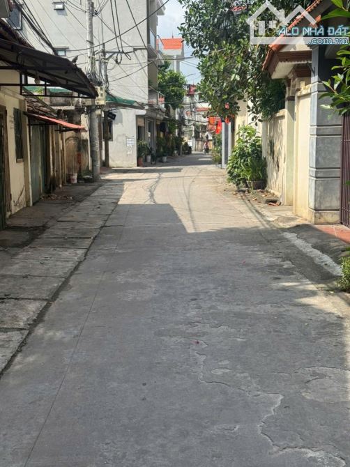 Mảnh đất nhỏ xinh đường rộng sát ủy ban xã chương dương -thường tín