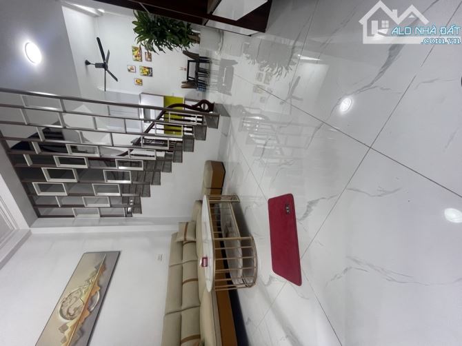 BÁN NHÀ NGÔ GIA TỰ, DÂN XÂY 34m, 3T, GIÁ NHỈNH 5 TỶ, KHÔNG CÓ CĂN THỨ 2 ĐÂU Ạ.