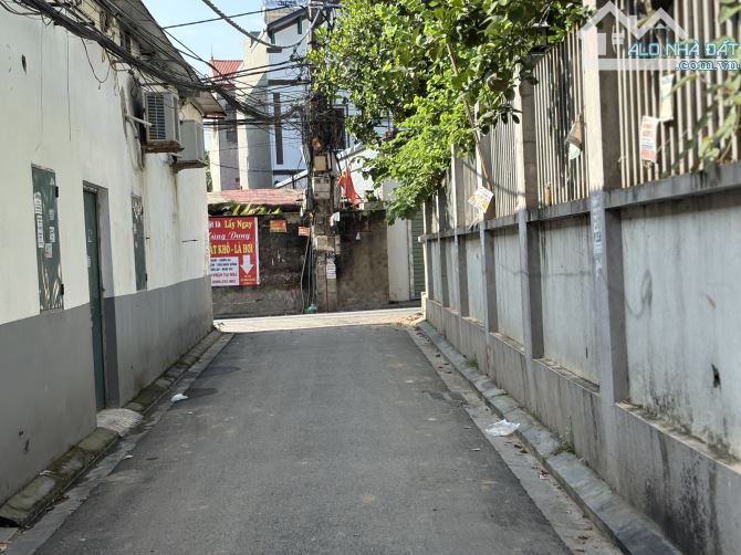 HẢI BỐI ĐƯỜNG THÔNG Ô TÔ RANGROVER VIEW HỒ 84m2 MT:5m