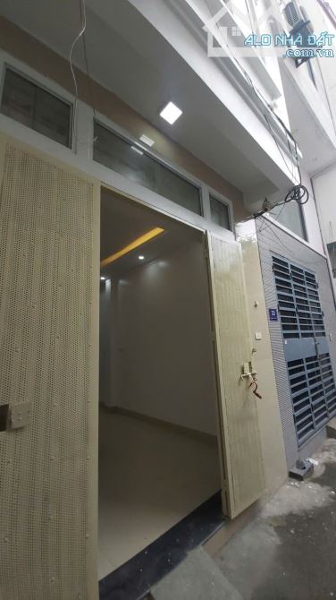 Bán nhà Hà Trì 33m2, 4 ngủ đi bộ ra trường cấp 1 Mericure, giá chỉ nhỉnh 6 tỷ