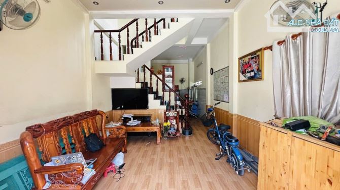 NHÀ Ở NGAY, 173M2 ( 5.2 x33 )- HẺM OTO DĨ AN – CHỈ 4.5 TỶ