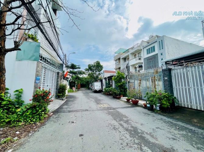 🚗 BÁN ĐẤT HẺM XE HƠI – TRƯỜNG THỌ, THỦ ĐỨC 🚗     GIÁ CHỈ 6.1 TỶ 📍 Vị trí: Đường số 12,