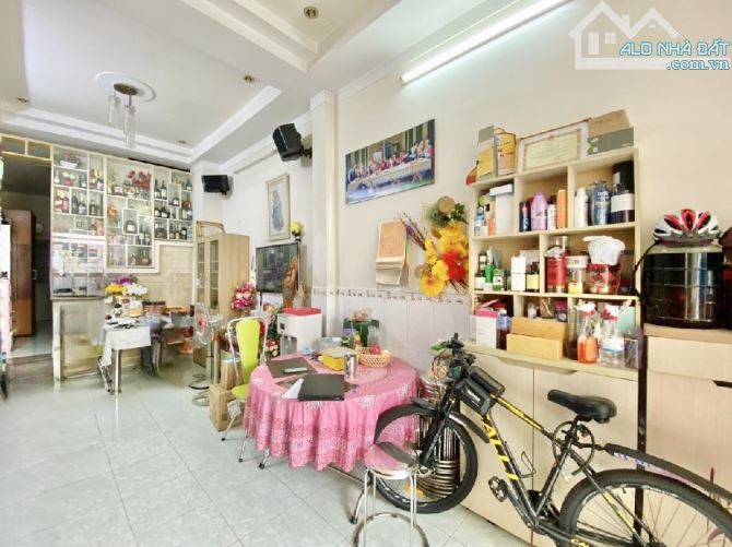 BÁN NHÀ  - DT: 70M2  - BTCT  - 4PN  - GẦN VÒNG XOAY LÊ ĐẠI HÀNH  - 6 TỶ HƠN