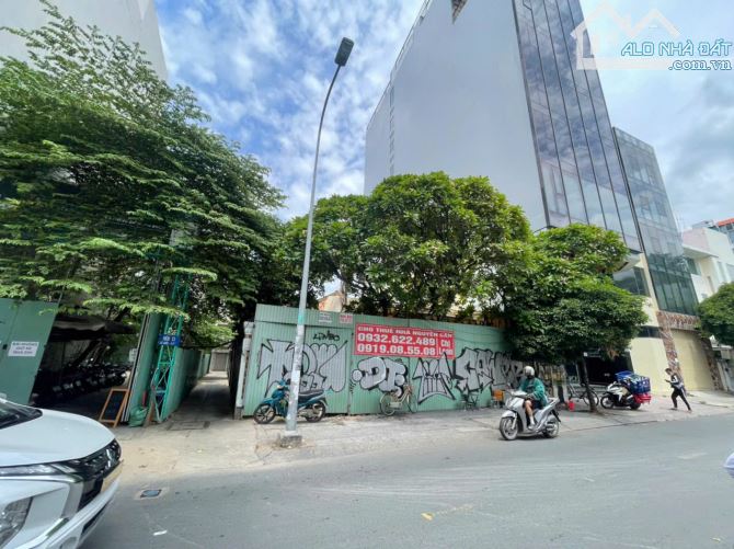 SIêu phẩm mặt tiền đường Hồ Hảo Hớn Q1. DT 13x53m - DTCN 703.6m2 - giá 330 tỷ