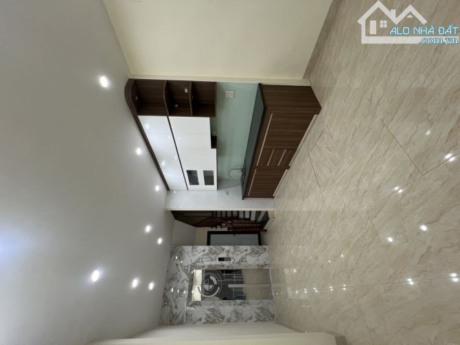 Bán nhà Thạch Bàn - ô tô đỗ cổng - 6 tầng thang máy - 37m - nhỉnh 8 tỷ