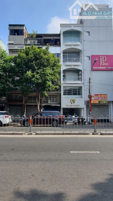 Bán nhà MT Nguyễn Cư Trinh Q1, DT 3.1x10.6m, KC 5 tầng, giá 14.5 tỷ TL