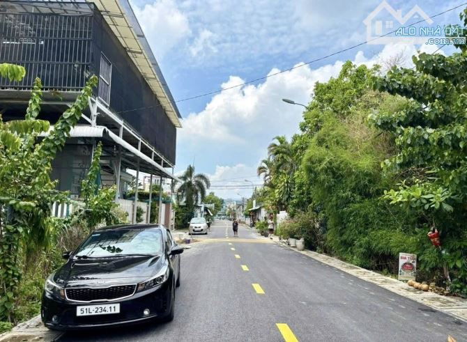 Cần bán gấp giá 740 TRIỆU đất MT TỈNH LỘ 2 120m2 KDC đông đúc (SHR)