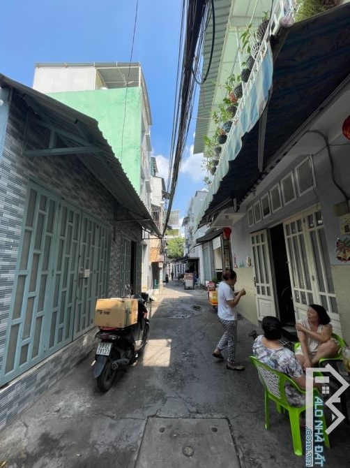 Bán nhà hẻm Nguyễn Thị Tần, phường 2, quận 8