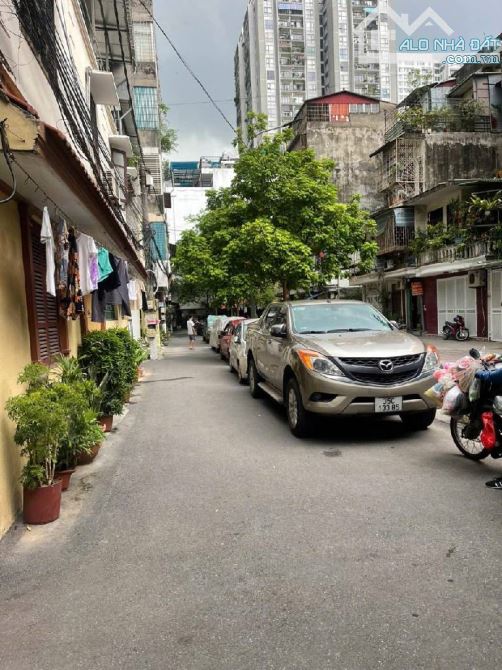 Bán căn hộ chung cư 102 Nguyễn Huy Tưởng, Thanh Xuân 120m, 3 ngủ, Căn Góc, giá 4.83 tỷ.