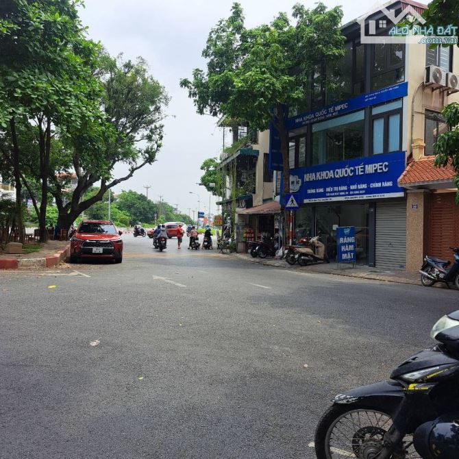 🏡NGỌC THUỴ- BỒ ĐỀ -LONG BIÊN - MẶT PHỐ KINH DOANH- VỊ TRÍ ĐẸP - VIEW CÔNG VIÊN - Ô TÔ ĐỖ