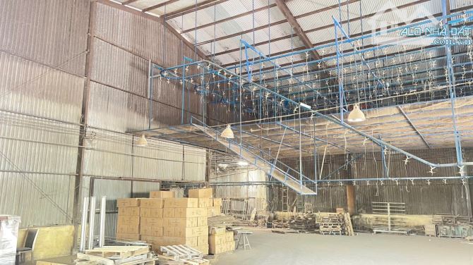 Siêu rẻ hiếm  Bán nhà xưởng đang cho thuê giá trị cao Hơn 100tr / tháng . Với tổng diện tí