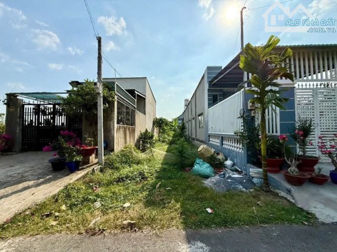 Gia đình tôi đâng cần bán miếng đất 250m2 tại xã PHƯỚC HIỆP ,CỦ CHI,TPHCM.GIÁ 1TY