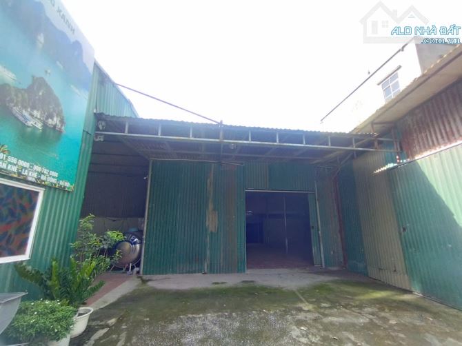 Cho thuê kho đường Tố Hữu, Hà Đông. DT 300m, mái trống nóng, có điện 3fa, nước sạch. Giá 2